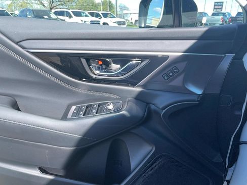 Certified 2025 Subaru Outback Limited image 8