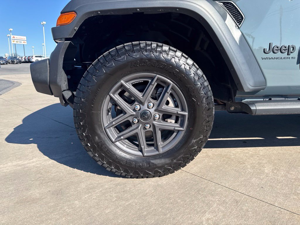 Used 2024 Jeep Wrangler Sport AWD/4WD image 9