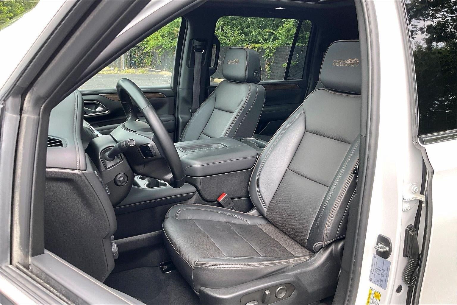 Used 2023 Chevrolet Suburban High Country w/ Premium Package AWD/4WD image 21