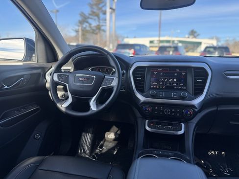 Used 2023 GMC Acadia SLT image 13