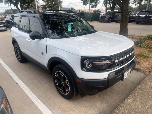 Used 2025 Ford Bronco Sport Outer Banks w/ Outer Banks Tech Package+ AWD/4WD image 2