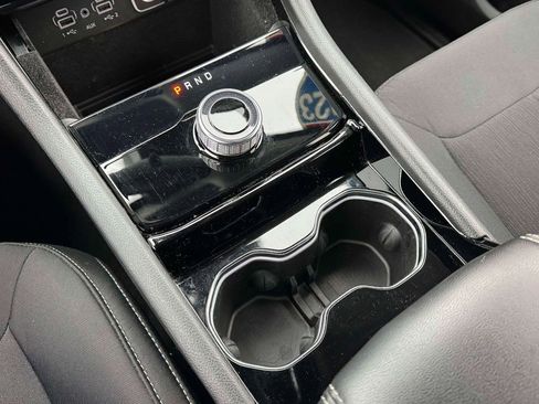 Used 2023 Jeep Grand Cherokee Laredo image 29