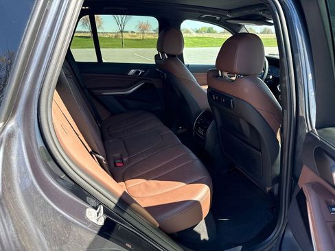 Used 2019 BMW X5 xDrive40i w/ Convenience Package AWD/4WD image 13