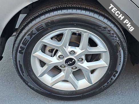 Used 2025 Kia Soul LX w/ LX Technology Package image 12