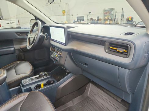 Used 2025 Ford Maverick Tremor image 39