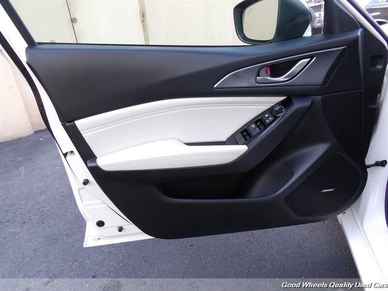 Used 2017 MAZDA MAZDA3 Grand Touring w/ Premium Equipment Package FWD image 23