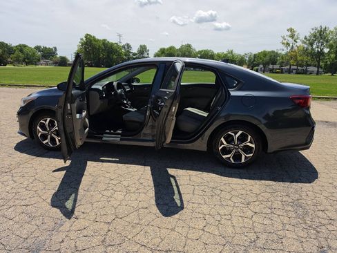 Used 2019 Kia Forte LXS FWD image 13