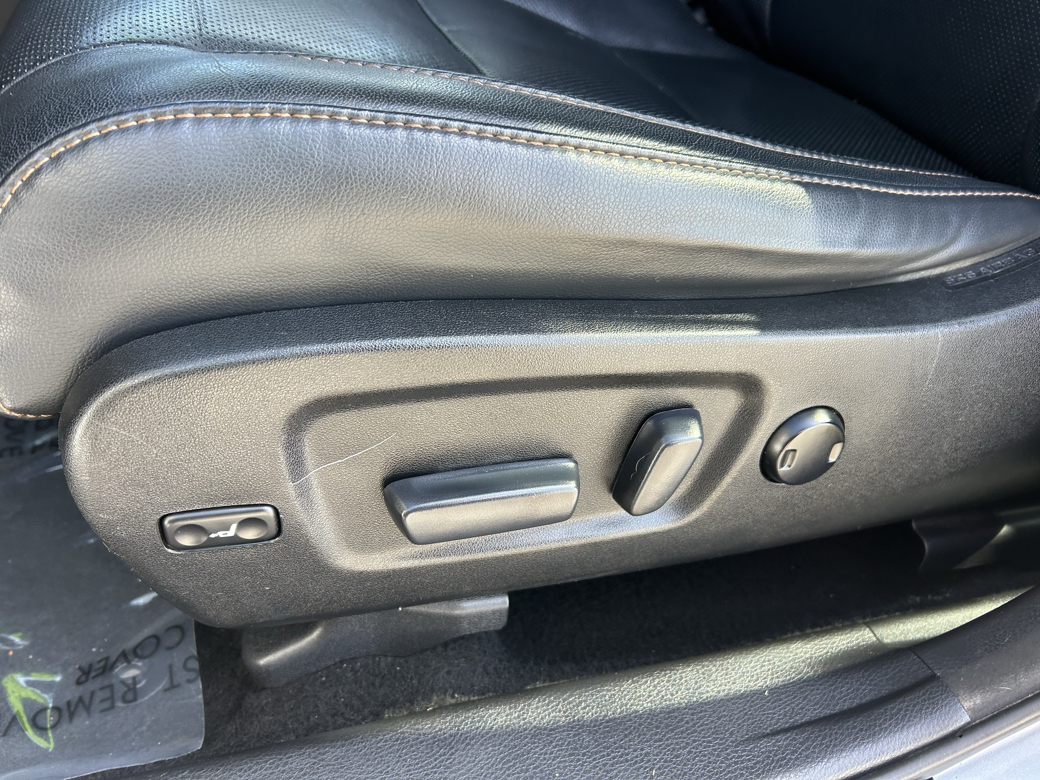 Used 2017 Toyota Highlander Limited w/ Carpet Mat Package AWD/4WD image 17