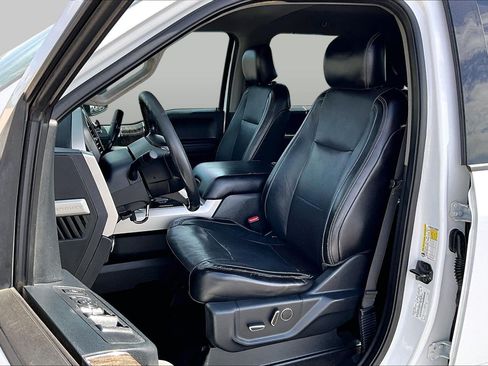 Used 2017 Ford F250 Lariat w/ Lariat Value Package AWD/4WD image 24