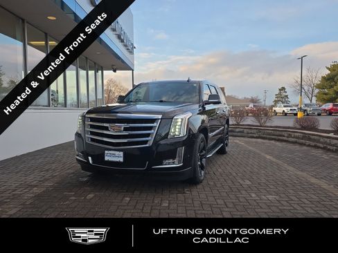 Used 2018 Cadillac Escalade Luxury image 1