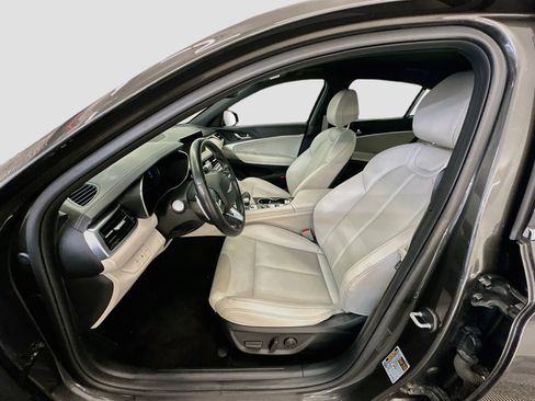 Used 2025 Genesis G70 2.5T AWD/4WD image 13