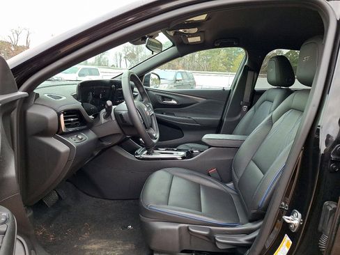 Used 2025 Buick Envista Sport Touring image 13