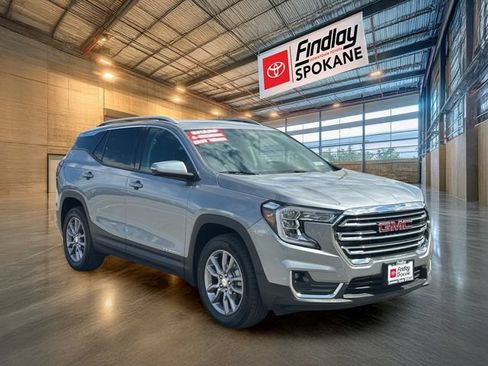 Used 2024 GMC Terrain SLT AWD/4WD image 2
