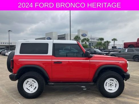 Used 2024 Ford Bronco Heritage Edition AWD/4WD image 8