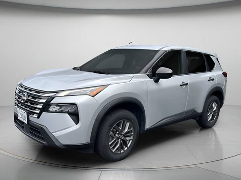 Used 2024 Nissan Rogue S AWD/4WD image 3