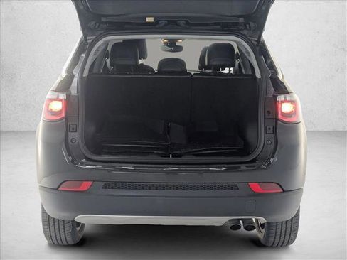 Used 2022 Jeep Compass Limited image 6