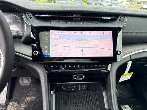 New 2026 Jeep Grand Cherokee Limited AWD/4WD image 12