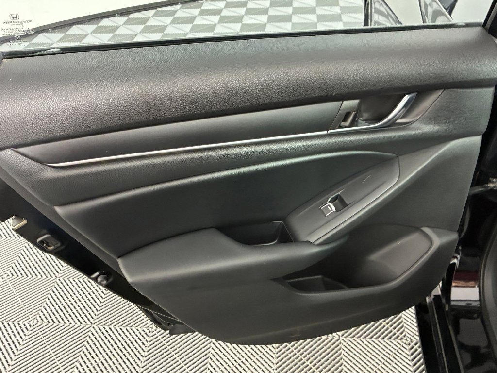 Used 2018 Honda Accord Sport image 26