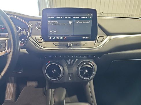 Used 2025 Chevrolet Blazer LT AWD/4WD image 19