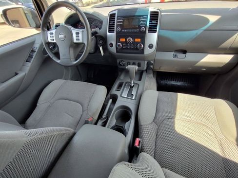Used 2013 Nissan Frontier SV w/ SV Value Truck Pkg AWD/4WD image 36