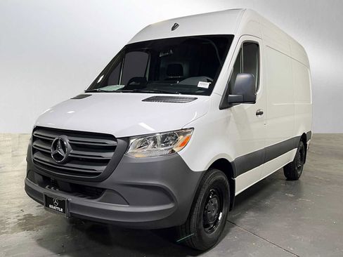 Used 2025 Mercedes-Benz Sprinter 2500 image 7