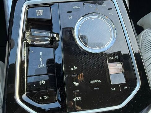 Certified 2025 BMW 760i xDrive w/ Executive Package image 22