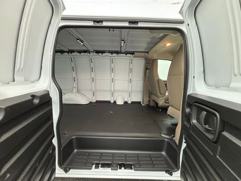 New 2025 GMC Savana 2500 w/ Driver Convenience Package image 33