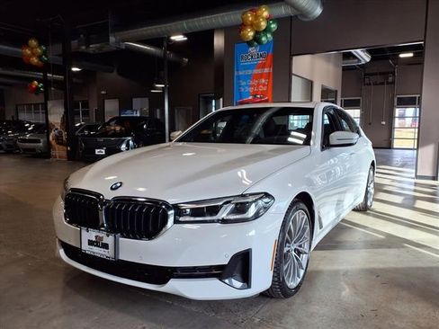Used 2022 BMW 530i xDrive w/ Premium Package image 3
