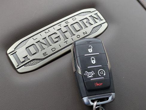 New 2026 RAM 2500 Limited AWD/4WD image 34