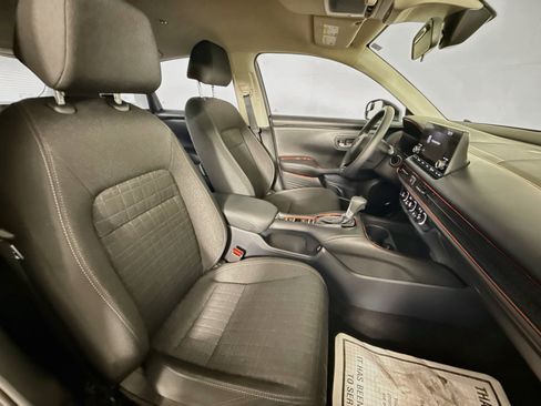 Certified 2025 Honda HR-V LX image 33