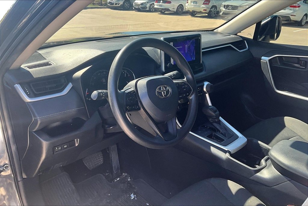 Used 2023 Toyota RAV4 LE FWD image 15
