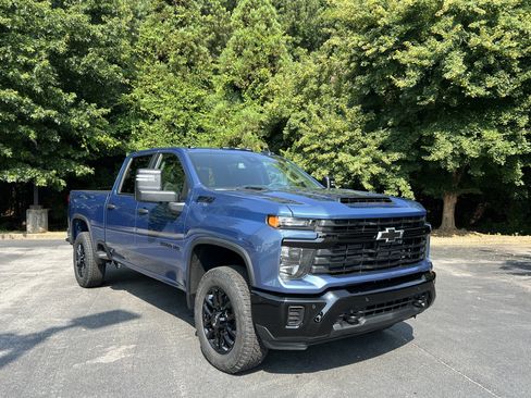 New 2026 Chevrolet Silverado 2500 Custom w/ Custom Value Package AWD/4WD image 2