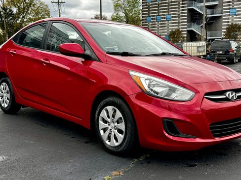 Used 2015 Hyundai Accent GLS image 3