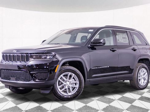 New 2025 Jeep Grand Cherokee Laredo X image 2