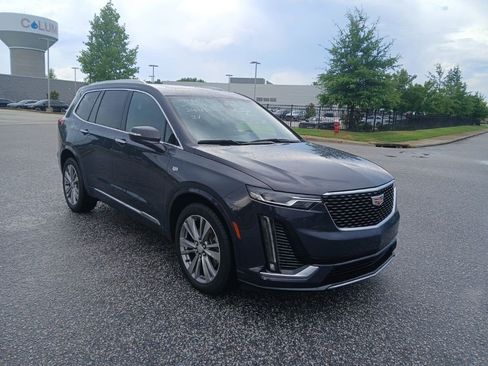 Certified 2025 Cadillac XT6 Premium Luxury FWD image 4