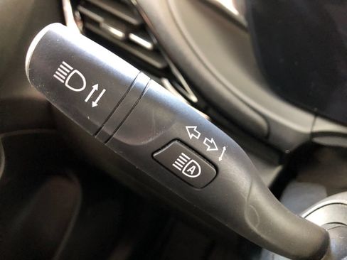 Used 2024 Buick Envista Sport Touring w/ Convenience I Package FWD image 28