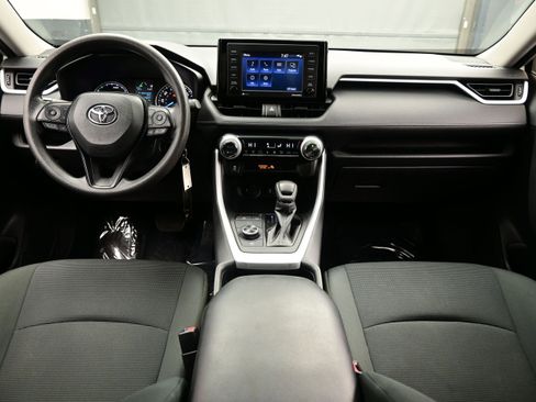Used 2021 Toyota RAV4 LE AWD/4WD image 16