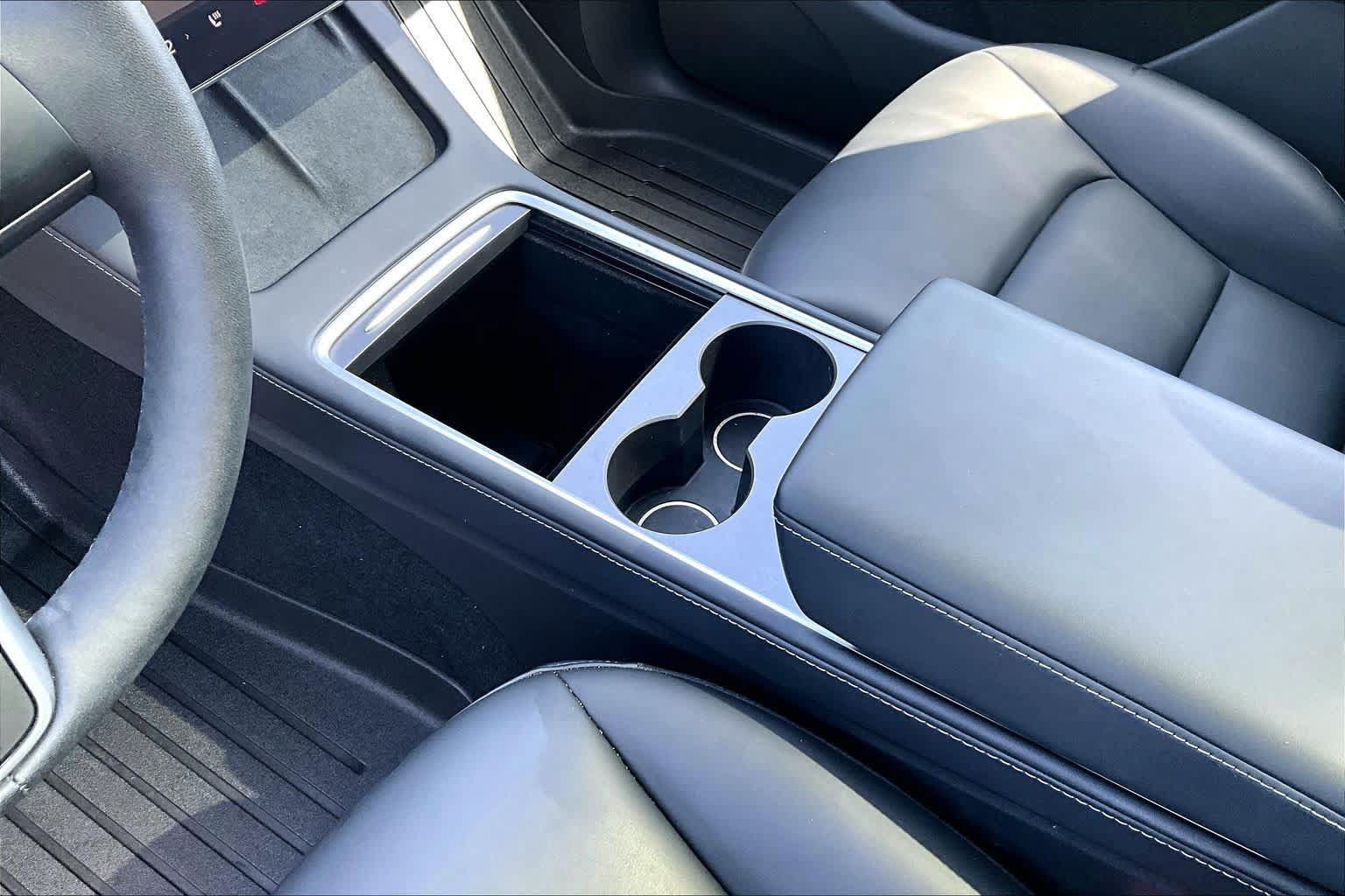 Used 2025 Tesla Model Y Long Range RWD image 14