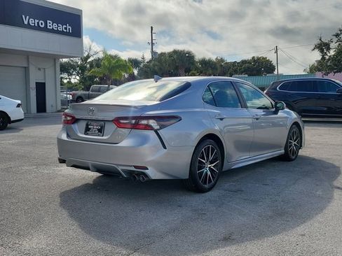 Used 2024 Toyota Camry SE image 6