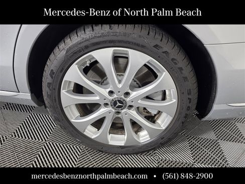 Used 2018 Mercedes-Benz E 400 4MATIC Wagon image 15