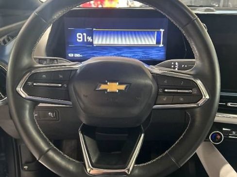Used 2025 Chevrolet Equinox EV LT w/ Convenience Package FWD image 10