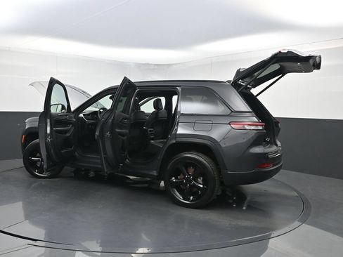 Used 2024 Jeep Grand Cherokee Altitude AWD/4WD image 39