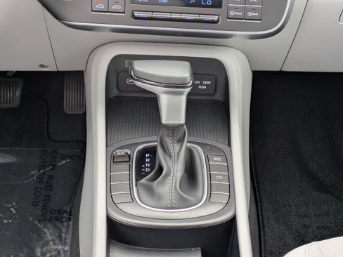 Certified 2024 Hyundai Kona SEL FWD image 17