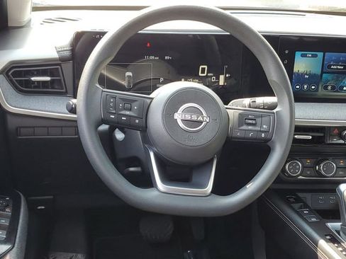 Certified 2025 Nissan Kicks SV AWD/4WD image 12