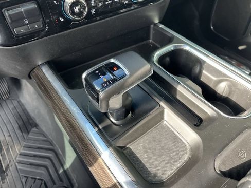 Used 2022 Chevrolet Silverado 1500 RST AWD/4WD image 15