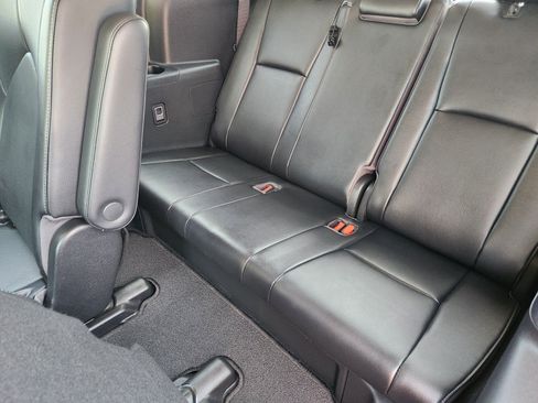 Used 2021 Toyota Highlander Limited FWD image 14