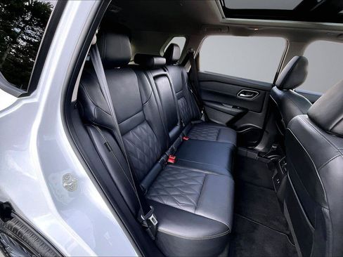 Used 2025 Nissan Rogue Platinum AWD/4WD image 26