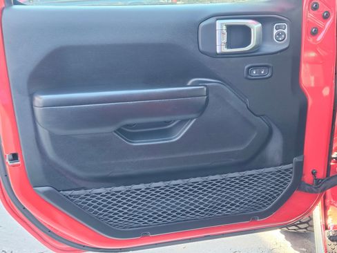 Used 2021 Jeep Wrangler Willys image 18