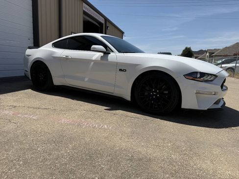 Used 2018 Ford Mustang GT RWD image 23