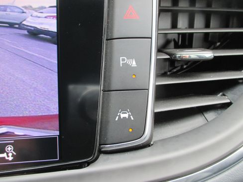 Used 2024 Buick Enclave Essence w/ Sport Touring Edition FWD image 20